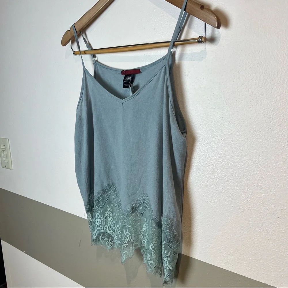 2/$25 NWT BKE Red Buckle Pale Blue Minimalist Scalloped Lace Simple Hott Tank - Picture 5 of 10